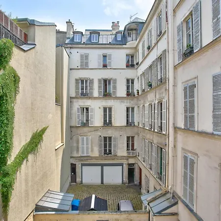 Apartment Large Bright Studio On Courtyard Paris